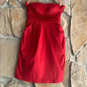 Snap Red Satiny strapless dress
